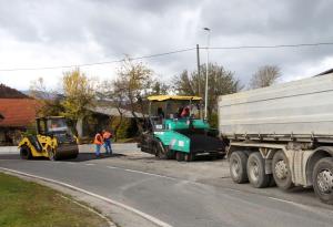 ASFALTIRANJE  BLOŠKA POLICA 06 FOTO LJUBO VUKELIČ